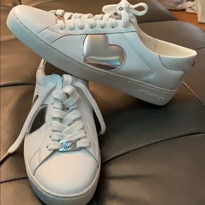 Micheal kors white and silver sneaker
